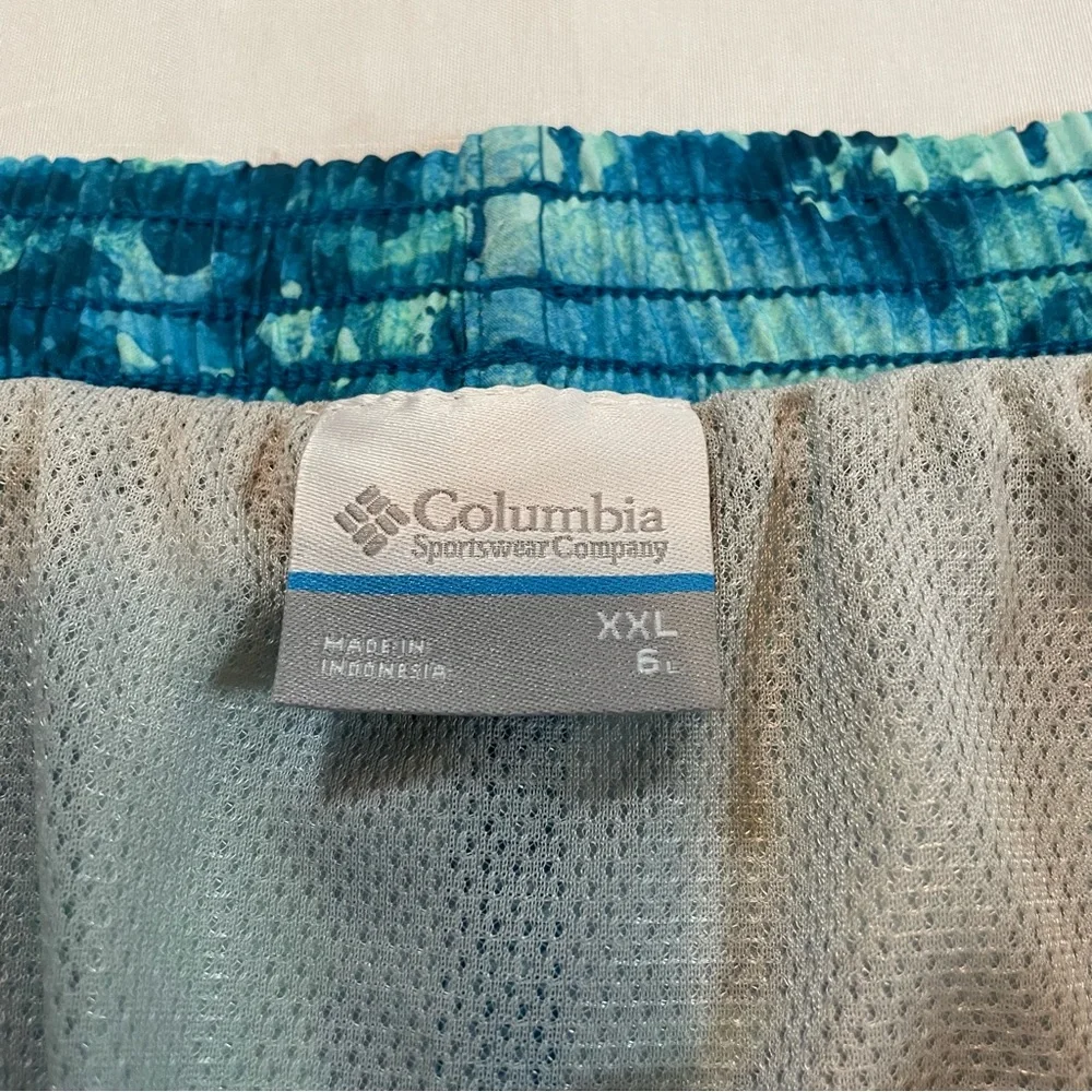 Columbia Aqua‎ and Navy Swim Trunks